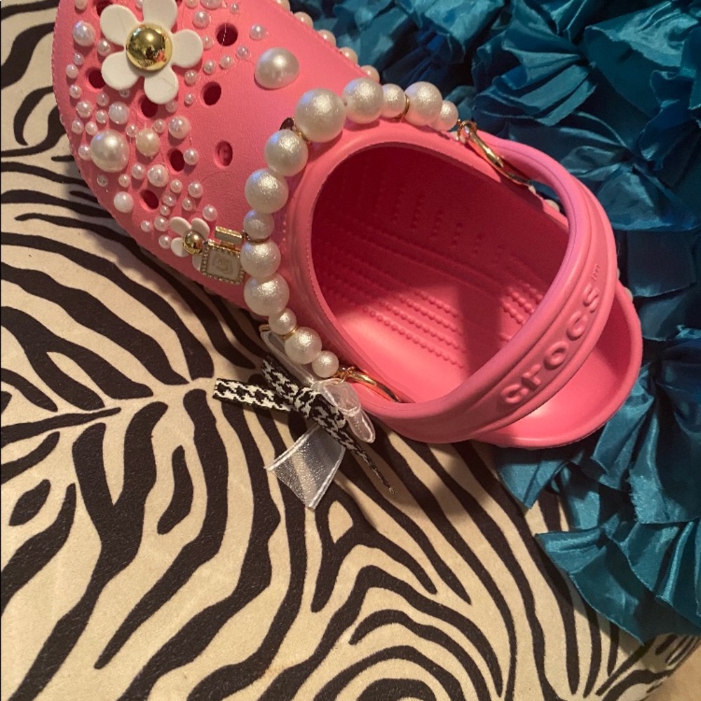 COPY - Crocs for woman, kids(boys and girls) man any size and any color let me …